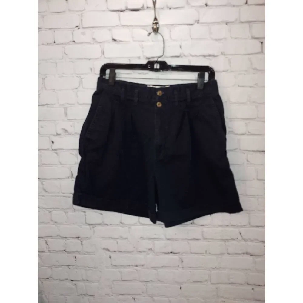 Essentials Sports Petites Women's Size 14 Black Pleated Cuffed Chino Shorts